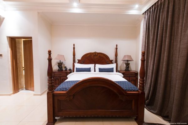 Victoria Crown Plaza Hotel (Lagos)